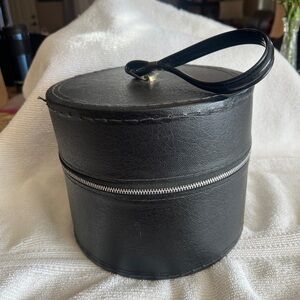 Vintage Small Black HAT WIG BOX CASE Zippered Round GOLD Interior 50s 8”w x7”t